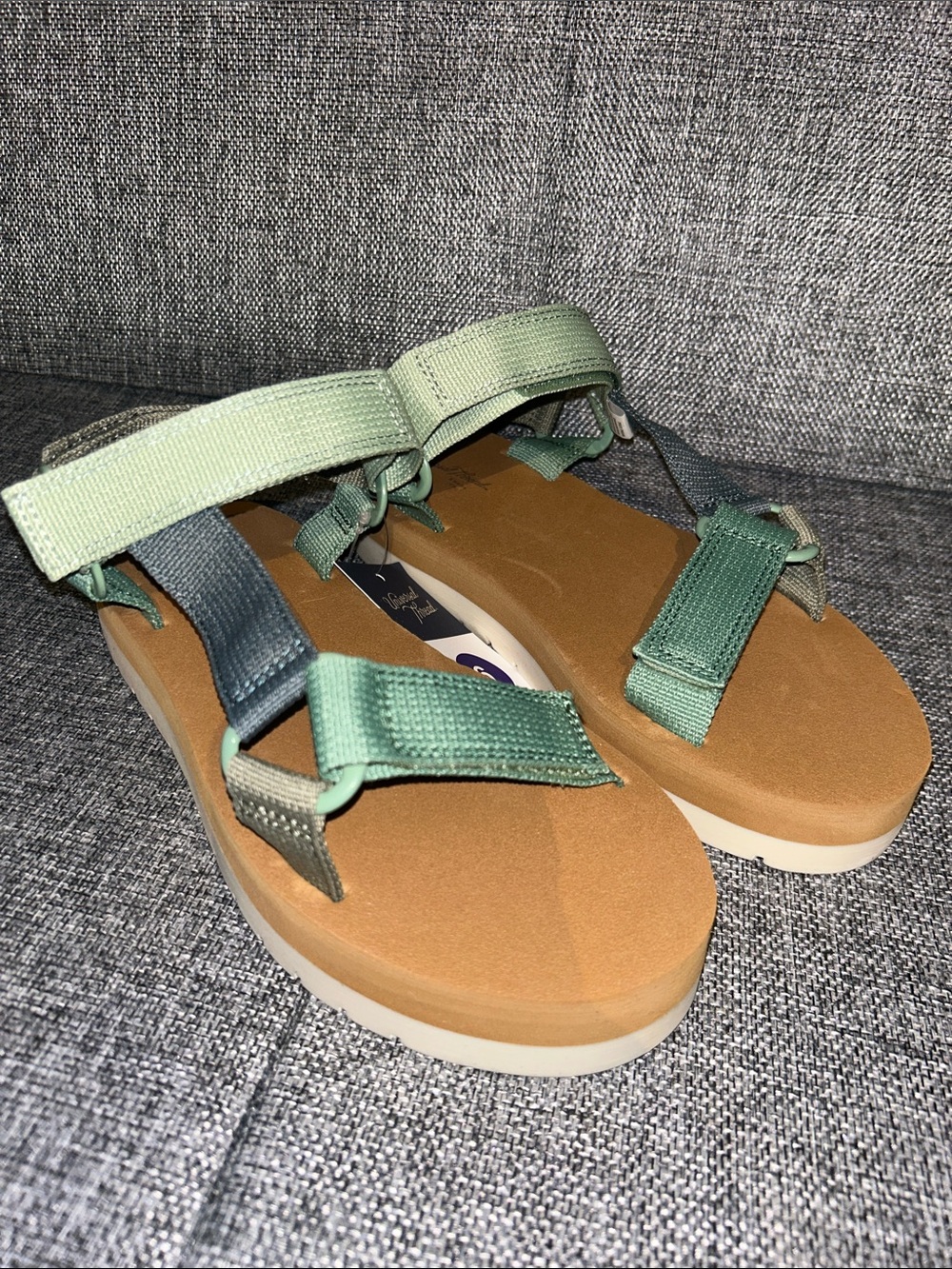 NEW - Women’s Green Strappy Sport Sandals